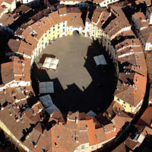 LUCCA Anfiteatro aerea foto Fazzini