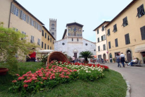 Lucca piazza San Frediano